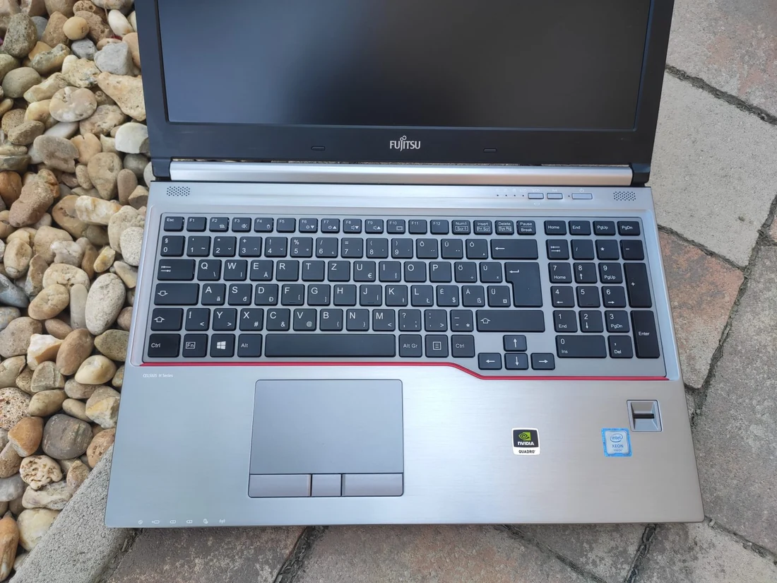 FUJITSU CELSIUS H770 — рециклиран лаптоп